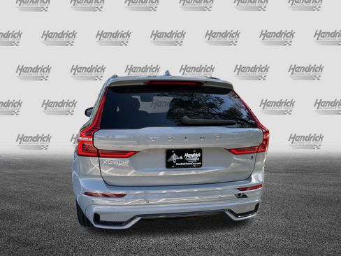 Certified 2025 Volvo XC60 B5 Plus image 9