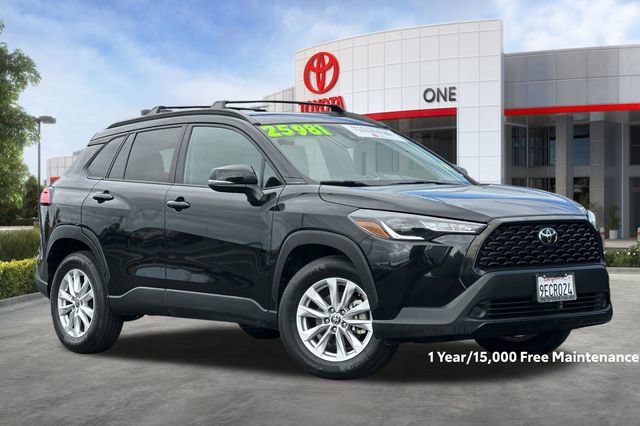 Certified 2022 Toyota Corolla Cross LE w/ Moonroof Package FWD image 2