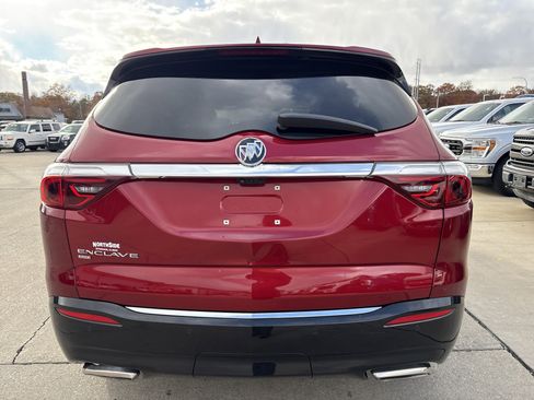 Used 2024 Buick Enclave Premium image 4