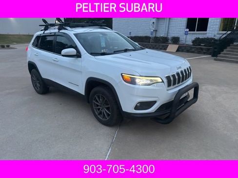 Used 2019 Jeep Cherokee Latitude Plus image 3