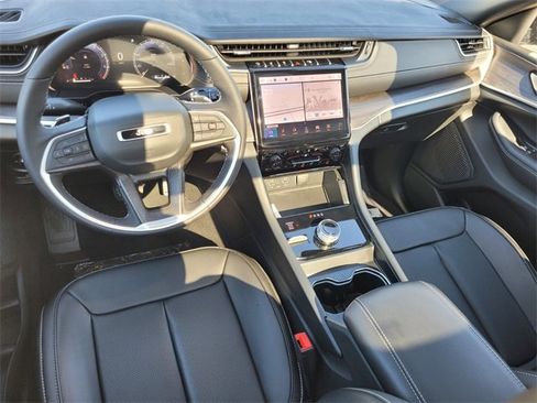 New 2025 Jeep Grand Cherokee Limited w/ Luxury Tech Group II image 9