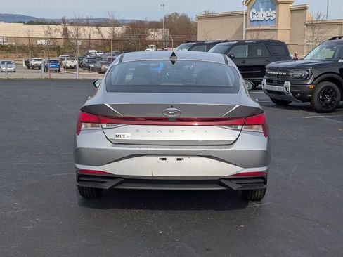 Used 2023 Hyundai Elantra SE image 8