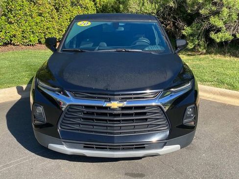 Used 2020 Chevrolet Blazer LT FWD image 2