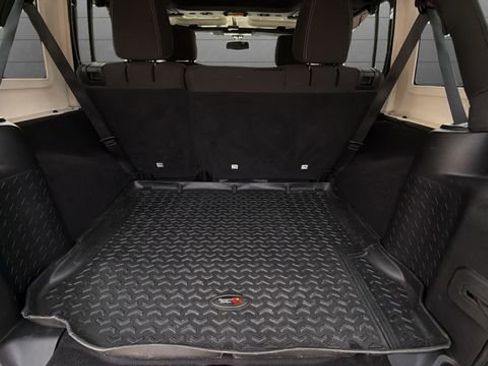 Used 2016 Jeep Wrangler Unlimited Sahara w/ Connectivity Group image 23