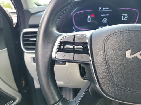 Used 2025 Kia Telluride S FWD image 17