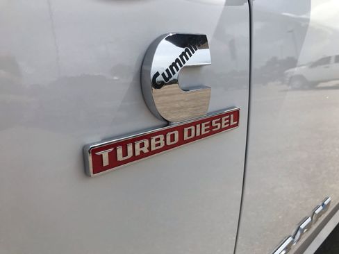 New 2025 RAM 2500 Laramie AWD/4WD image 5