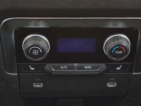 Used 2023 Chevrolet Suburban Premier RWD image 14