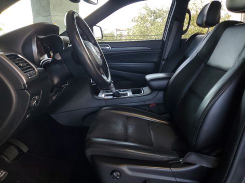 Used 2019 Jeep Grand Cherokee Altitude RWD image 17
