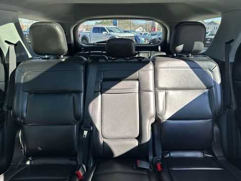 Certified 2022 Ford Explorer XLT w/ Equipment Group 202A image 41