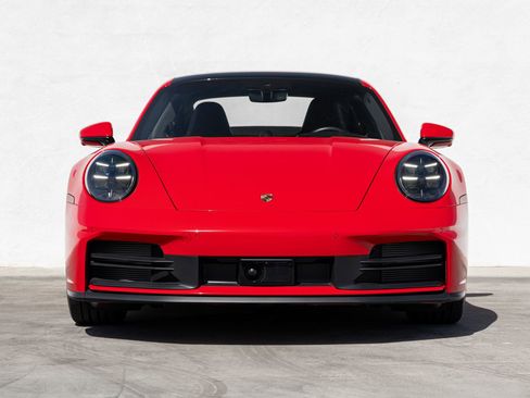 Certified 2025 Porsche 911 Carrera T RWD image 10