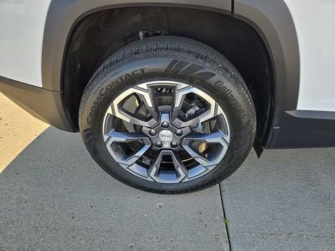 Used 2025 GMC Terrain Elevation w/ Elevation Premium Package AWD/4WD image 10