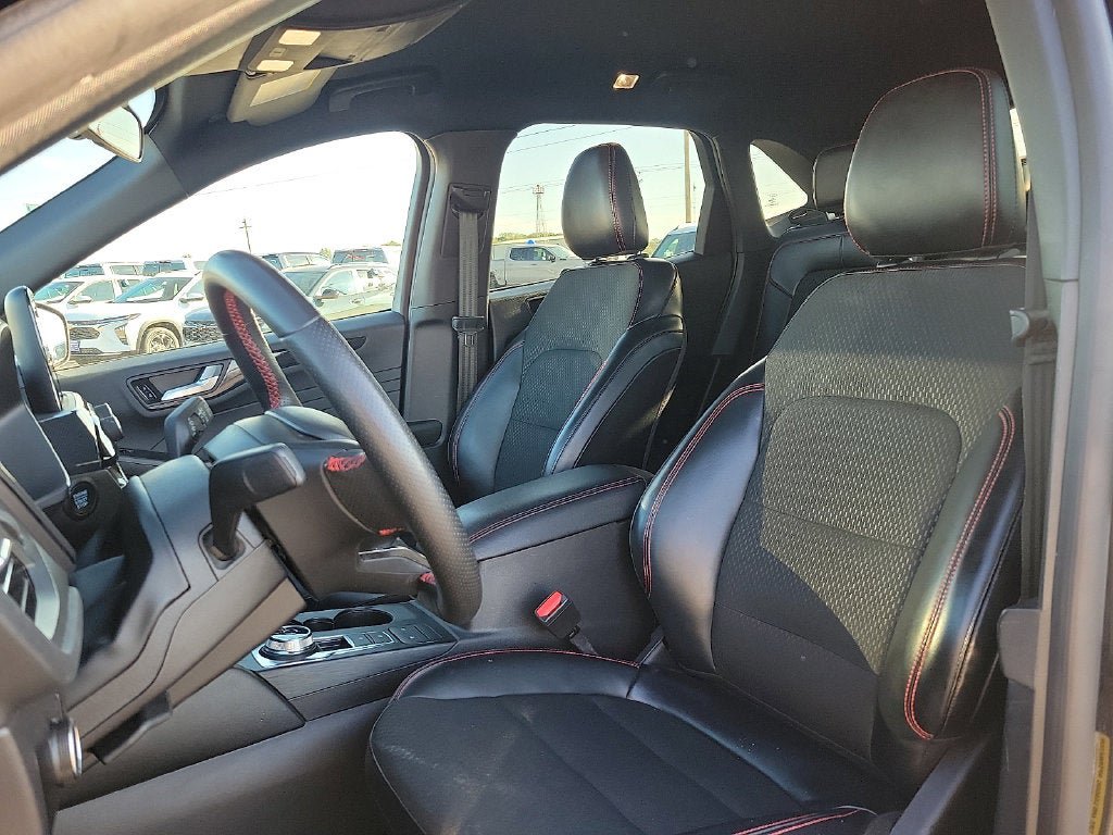 Used 2025 Ford Escape ST-Line FWD image 11