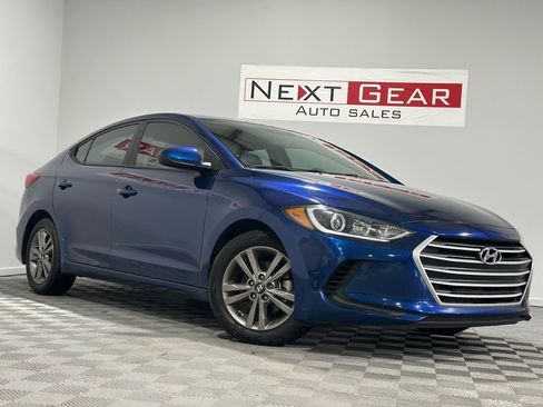 Used 2017 Hyundai Elantra SE image 1