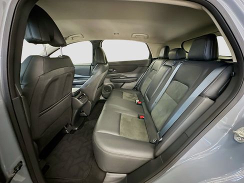 Used 2024 Nissan Ariya AWD image 29