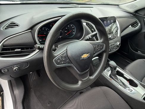 Used 2022 Chevrolet Malibu LT image 10