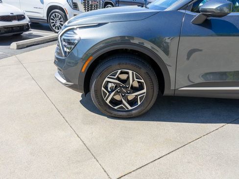 Used 2025 Kia Sportage LX image 27