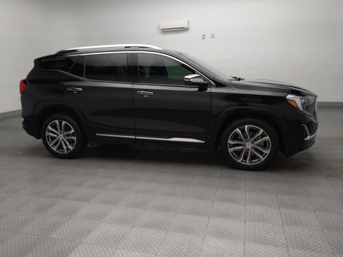 Used 2020 GMC Terrain Denali w/ Denali Premium Package FWD image 11