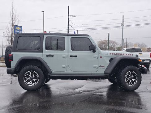 Used 2024 Jeep Wrangler Unlimited Rubicon w/ Safety Group image 28