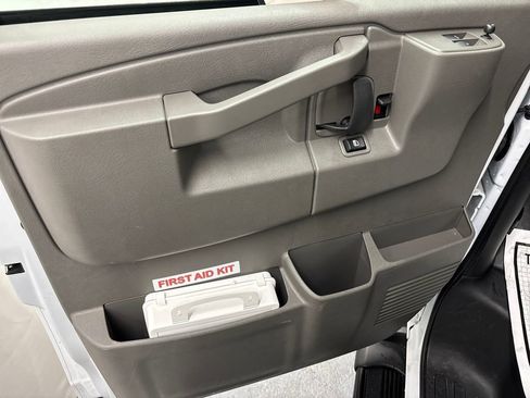New 2024 Chevrolet Express 3500 Extended image 10