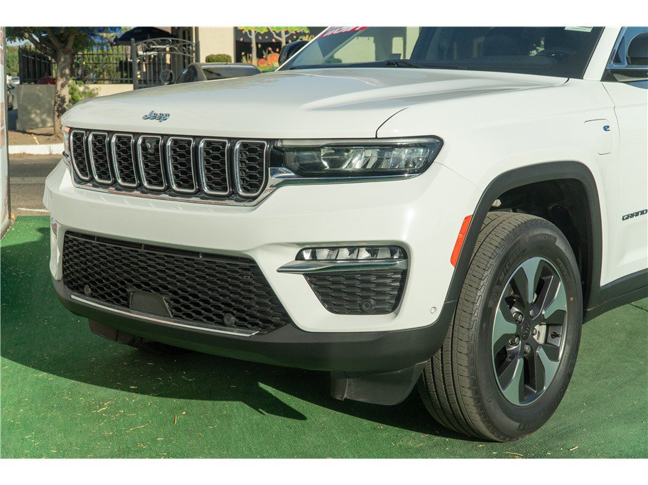 Used 2022 Jeep Grand Cherokee Limited 4xe w/ Luxury Tech Group II AWD/4WD image 6