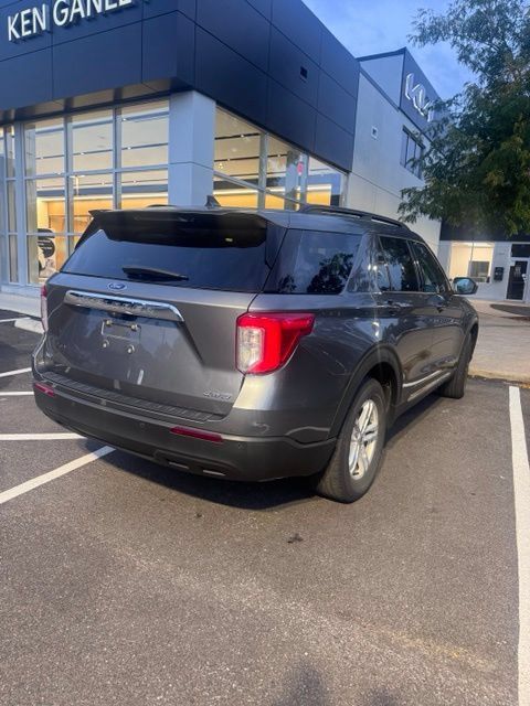 Used 2021 Ford Explorer XLT AWD/4WD image 4
