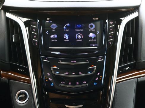 Used 2020 Cadillac Escalade ESV Premium Luxury RWD image 16