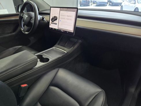 Used 2023 Tesla Model Y Long Range image 5