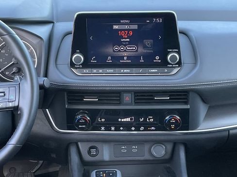 Used 2025 Nissan Rogue SV FWD image 15