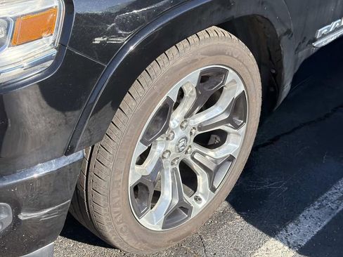 Used 2022 RAM 1500 Limited w/ Body Color Bumper Group image 7