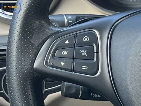 Used 2017 Mercedes-Benz GLC 300 w/ Premium 2 Package image 24