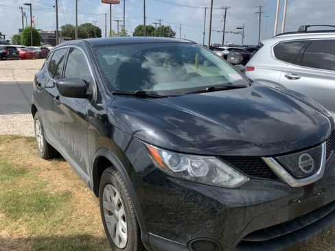 Used 2019 Nissan Rogue Sport S FWD image 4