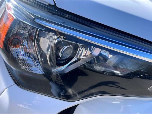 Certified 2021 Toyota 4Runner TRD Off-Road AWD/4WD image 24