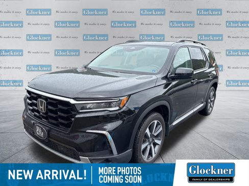 Used 2025 Honda Pilot Touring image 1