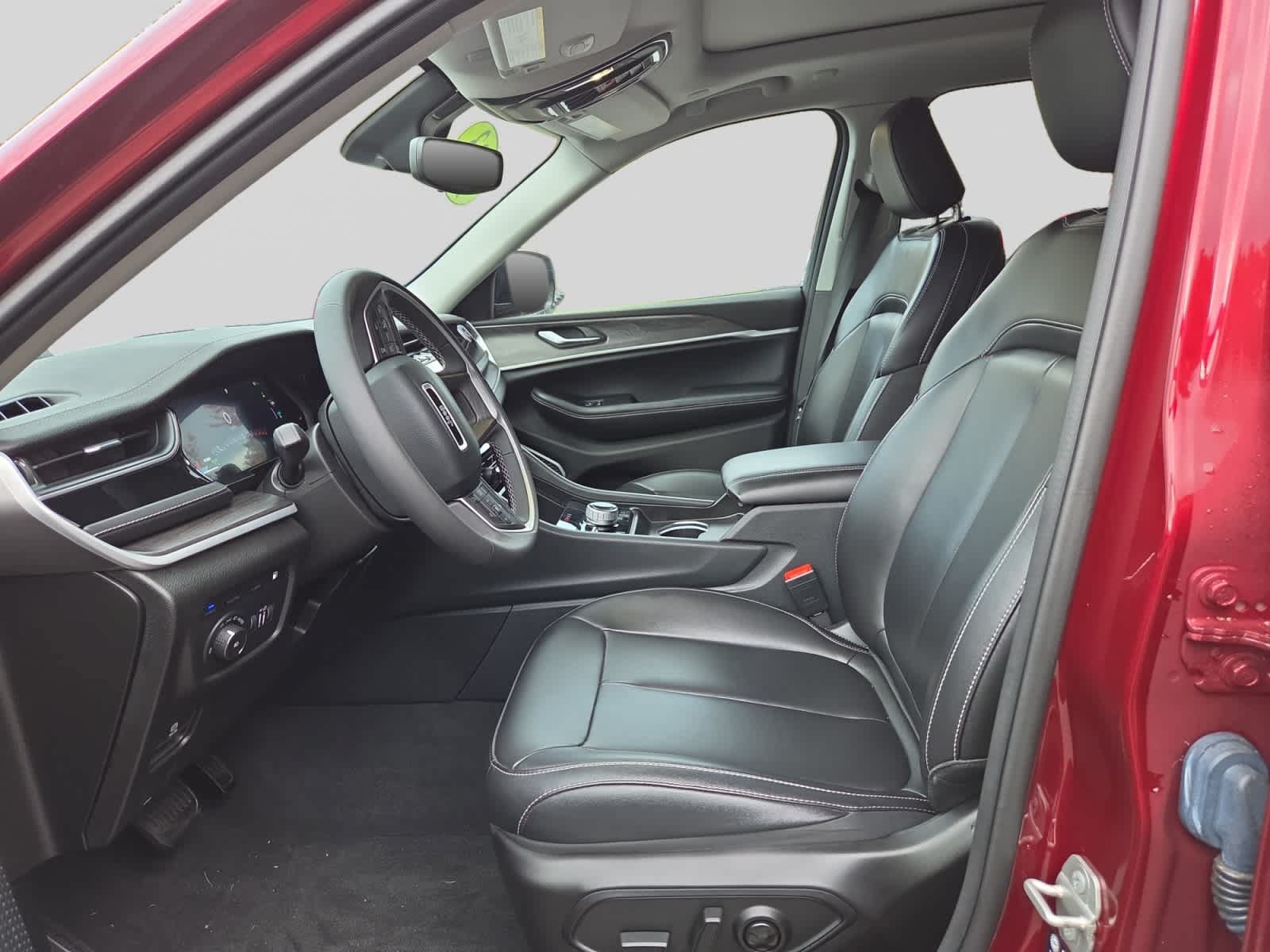 Used 2023 Jeep Grand Cherokee 4WD 4xe w/ MOPAR Finishing Package image 19