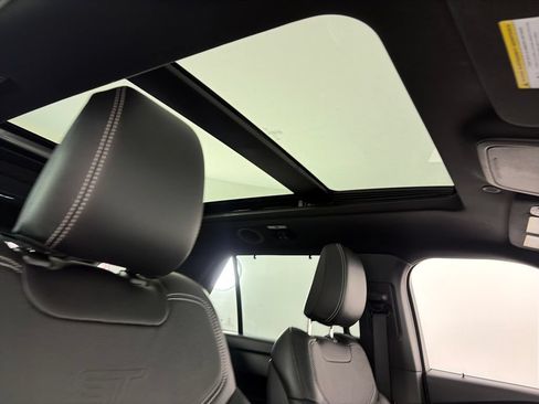 Certified 2020 Ford Explorer ST w/ Premium Technology Package AWD/4WD image 34
