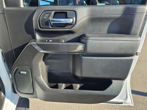 Used 2022 GMC Sierra 3500 AT4 w/ AT4 Premium Plus Package image 17