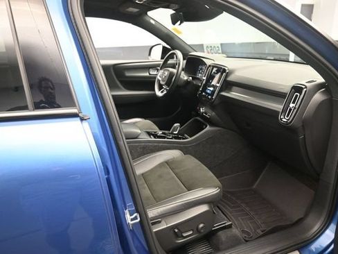Used 2021 Volvo XC40 T4 R-Design w/ Protection Package Premier FWD image 29