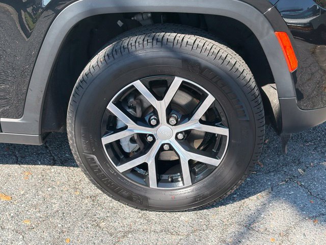 Used 2023 Jeep Grand Cherokee Limited AWD/4WD image 11