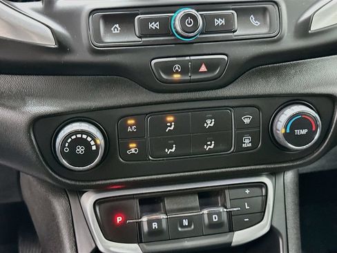 Certified 2024 GMC Terrain SLE AWD/4WD image 15