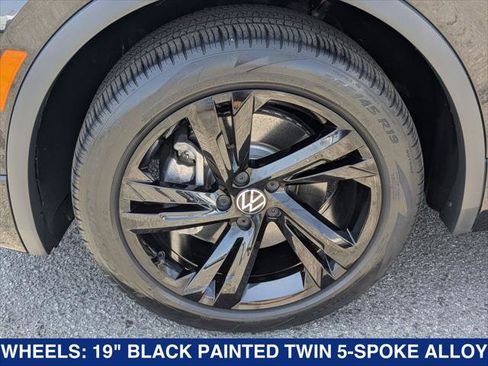 Used 2023 Volkswagen Tiguan SE R-Line FWD image 9