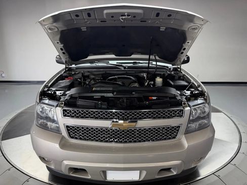Used 2009 Chevrolet Avalanche LTZ AWD/4WD image 10