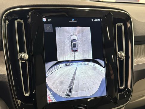 New 2026 Volvo XC40 B5 Plus w/ Climate Package image 18