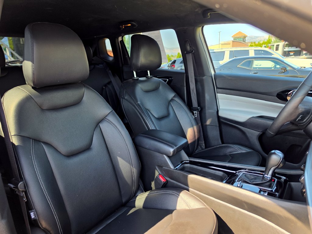 Used 2025 Jeep Compass Limited AWD/4WD image 14