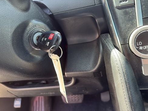 Used 2012 Toyota Camry SE FWD image 18