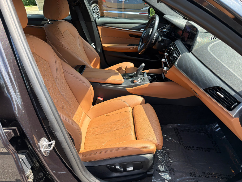 Used 2023 BMW 540i w/ M Sport Package RWD image 13