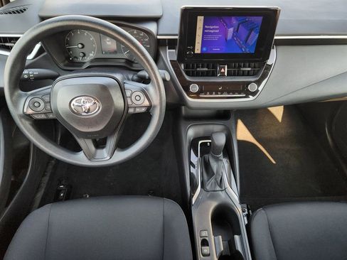 Used 2025 Toyota Corolla LE image 27