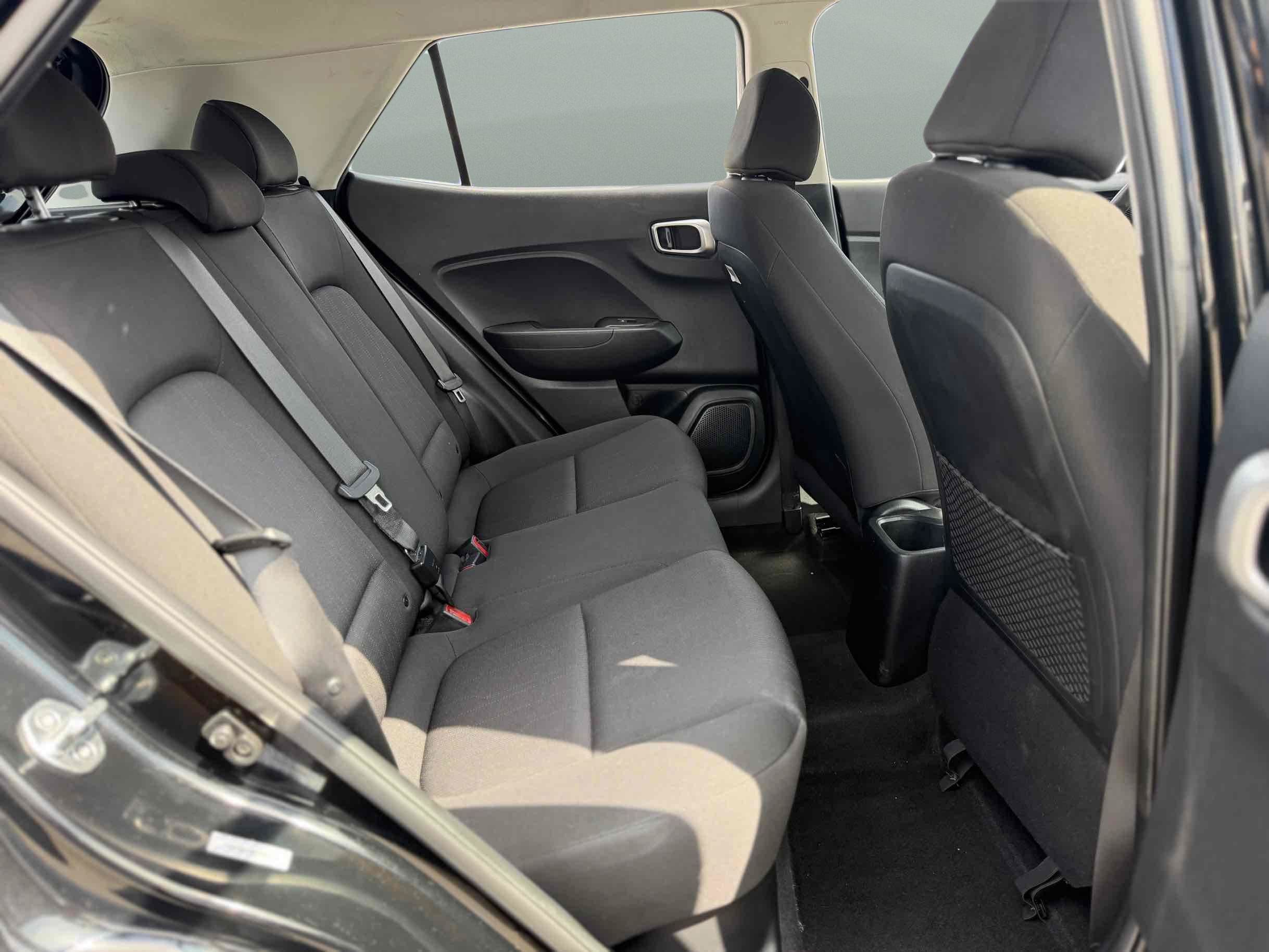 Used 2021 Hyundai Venue SE FWD image 14