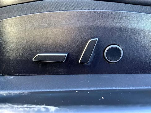 Used 2021 Tesla Model 3 Standard Range Plus image 29