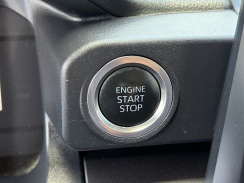 Certified 2025 Toyota 4Runner SR5 AWD/4WD image 25