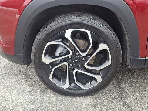 Used 2024 Chevrolet Trax RS w/ Sunroof Package image 9